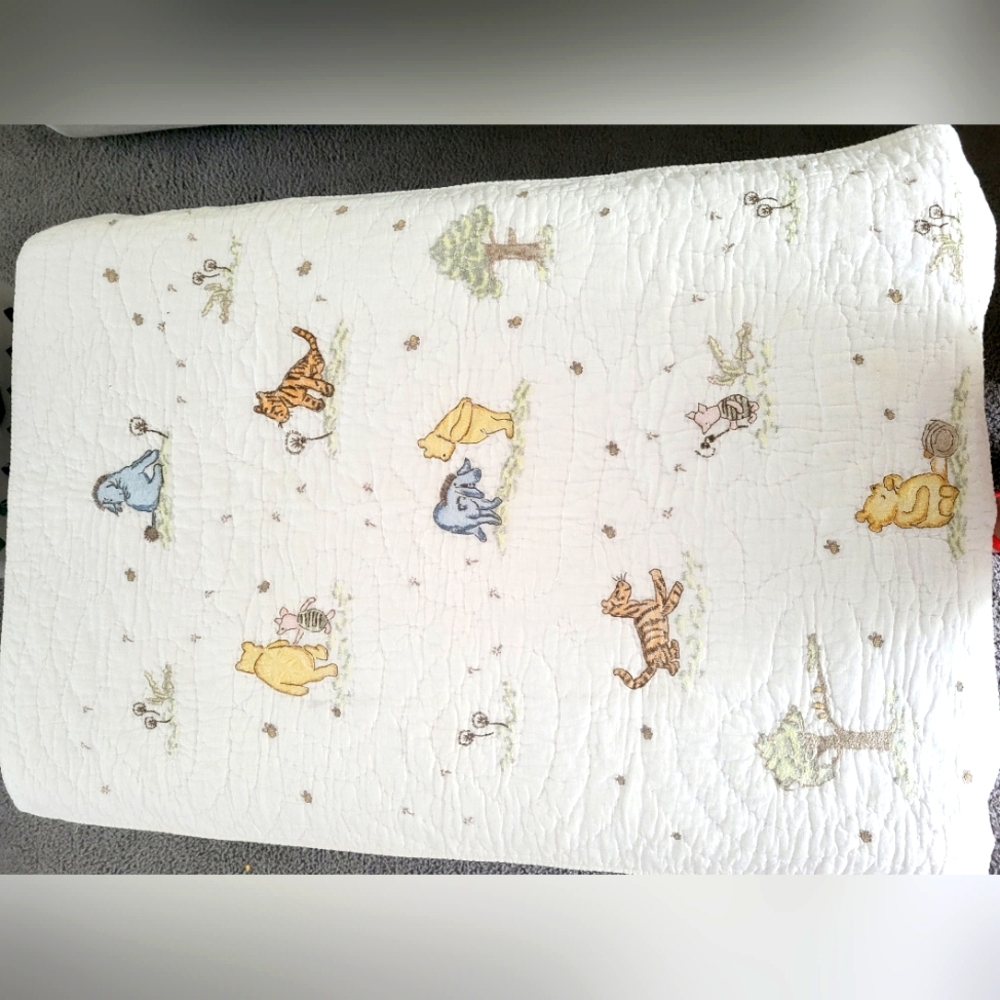 Pottery barn kids pooh quilt